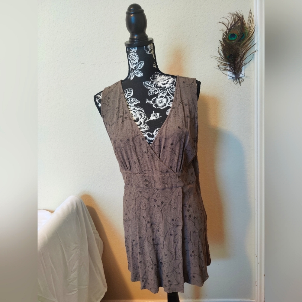 J. Jill Sleeveless Embroidered floral Brown Blouse (Size:16)